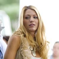 Blake Lively on the set of 'Gossip Girl' shooting on location | Picture 68518